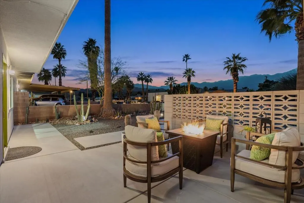 2020 Lawrence Street, Palm Springs, California 92264 home-pic-14